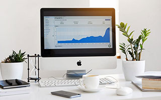 北京股票配资官方网站查询:杨方线上配资股票-A股三大指数回调：沪指跌0.45% 银行股逆市走强